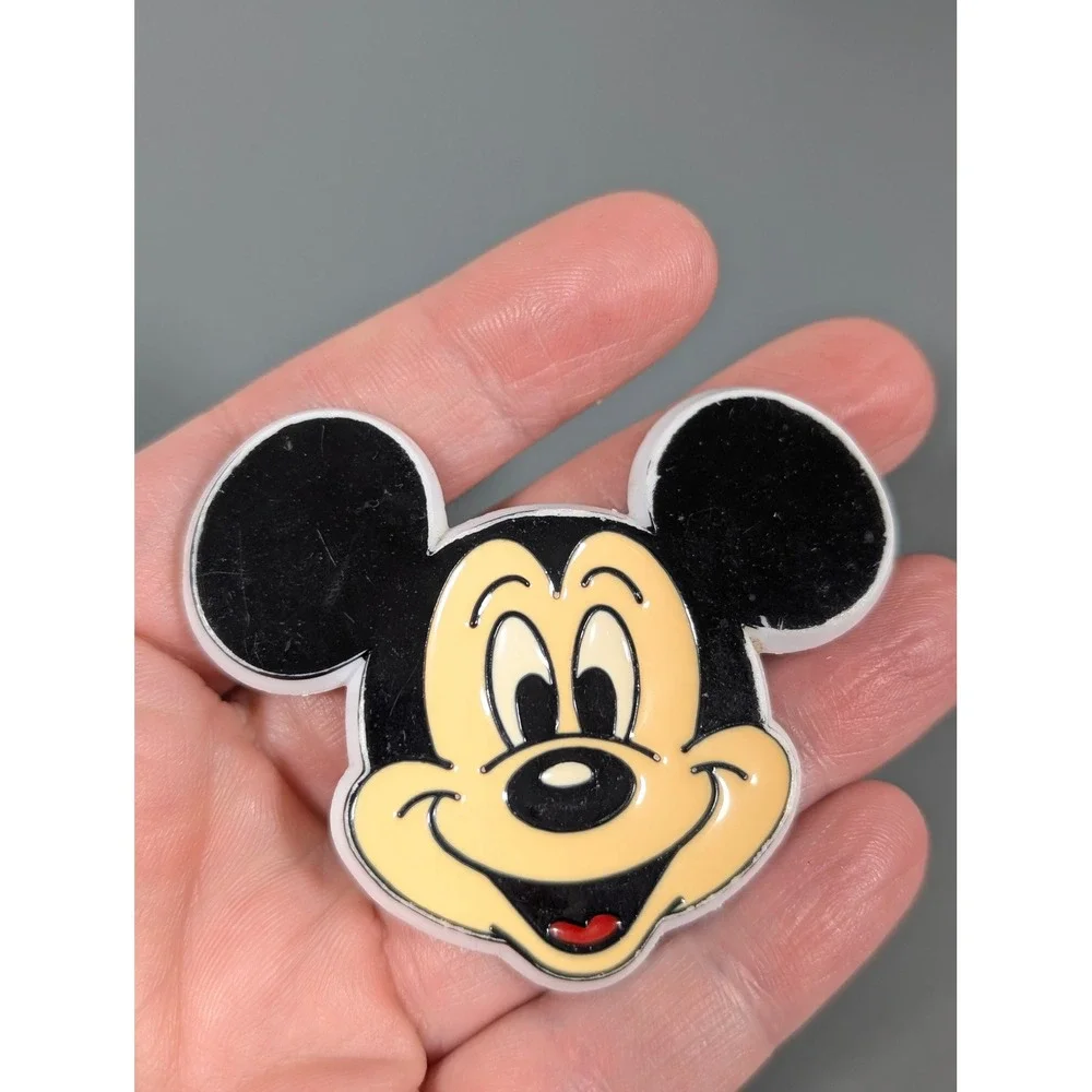 Vintage Disney Mickey Mouse Pin‎ Plastic Character Brooch